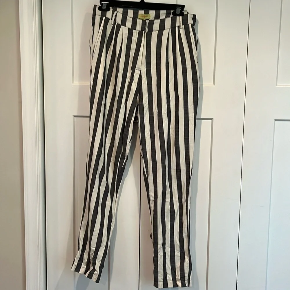 NWT Surkana Trendy Gray and White Striped Pants Small Designed in Barcelona! - Picture 2 of 10